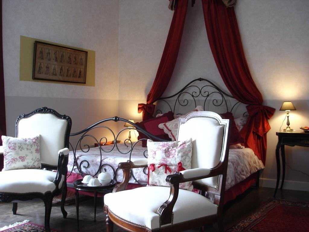 Le Petit Chateau - Tiffauges Proche Puy Dufou Стая снимка